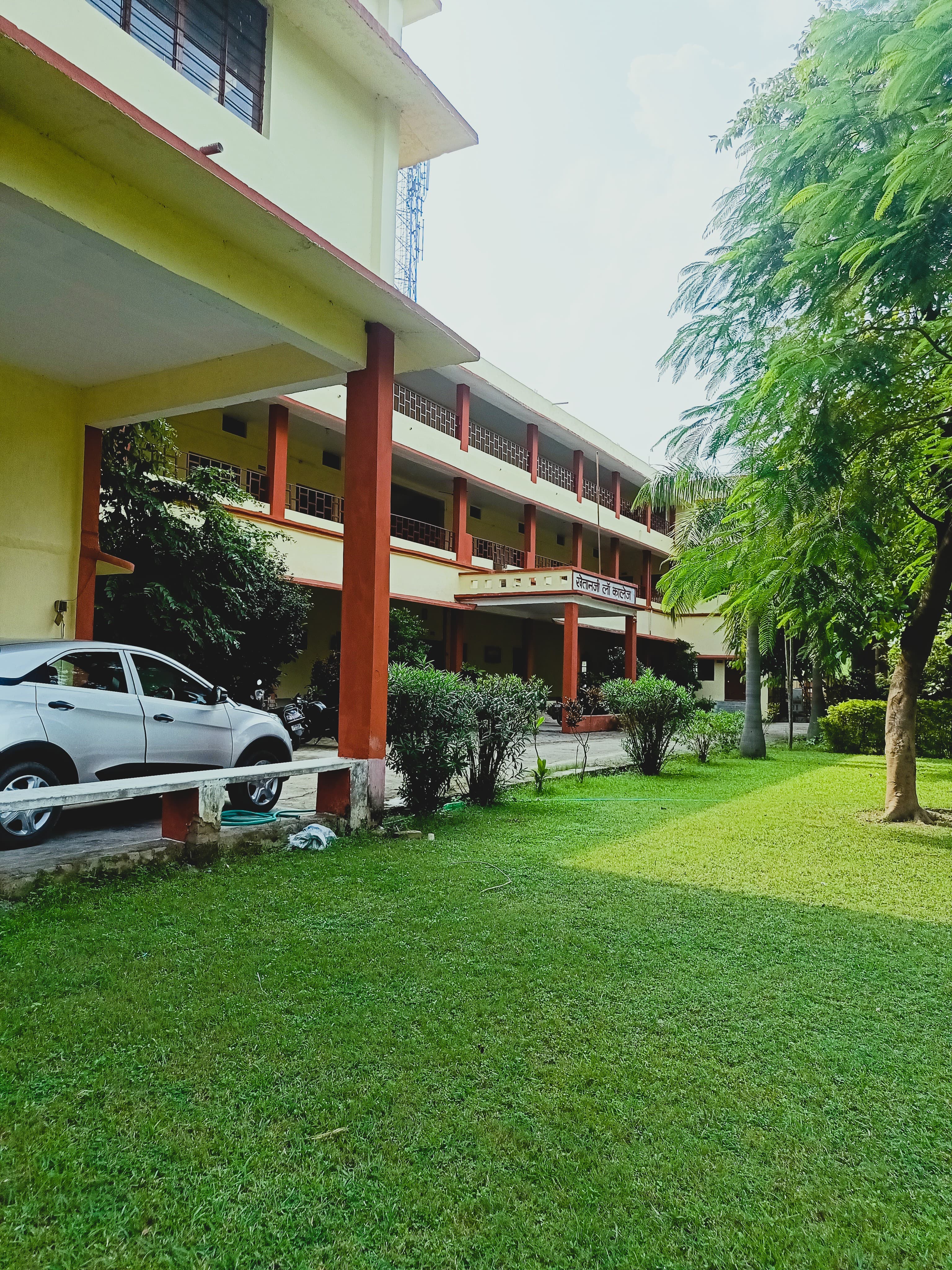 khaitanji law college class image